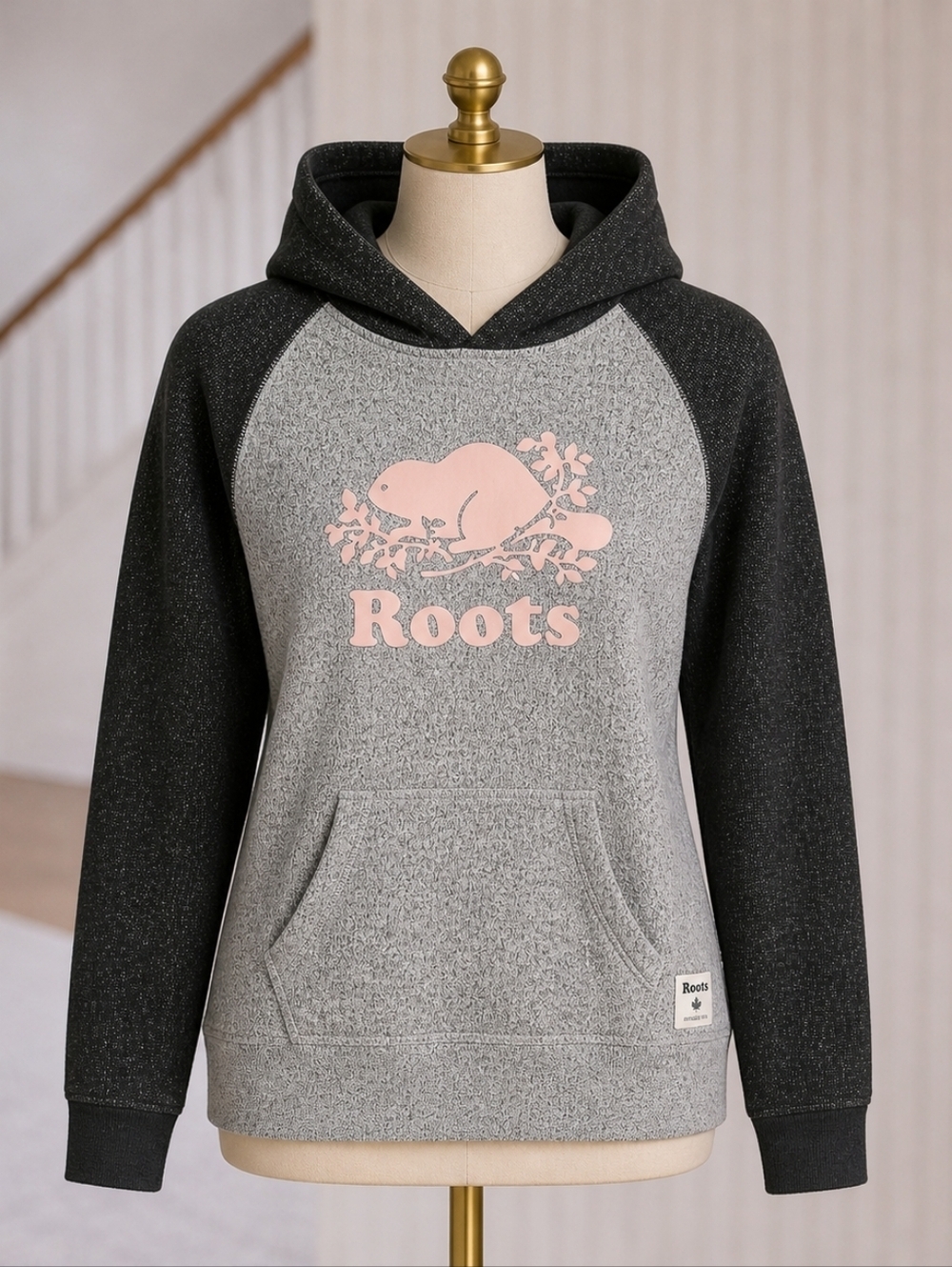 Roots Girls Age 13-14 XXL Pink Logo Pullover Sweater Hoodie